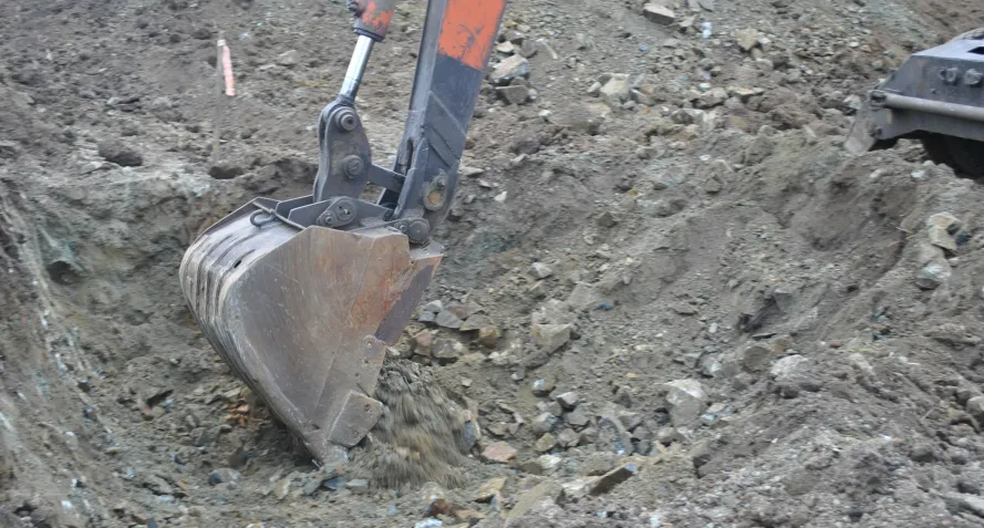 excavation services excavator scraping sand morriston fl